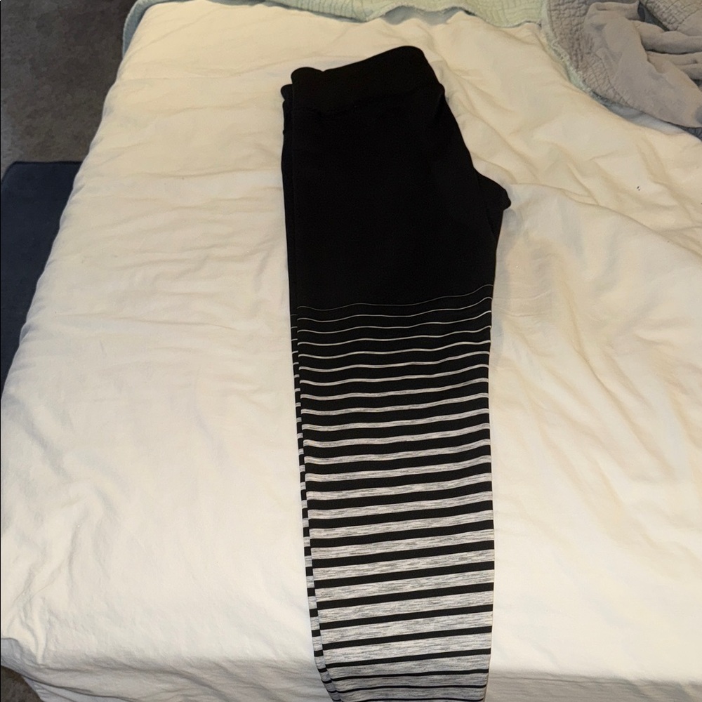 GAP Black and Gray Striped Leggings